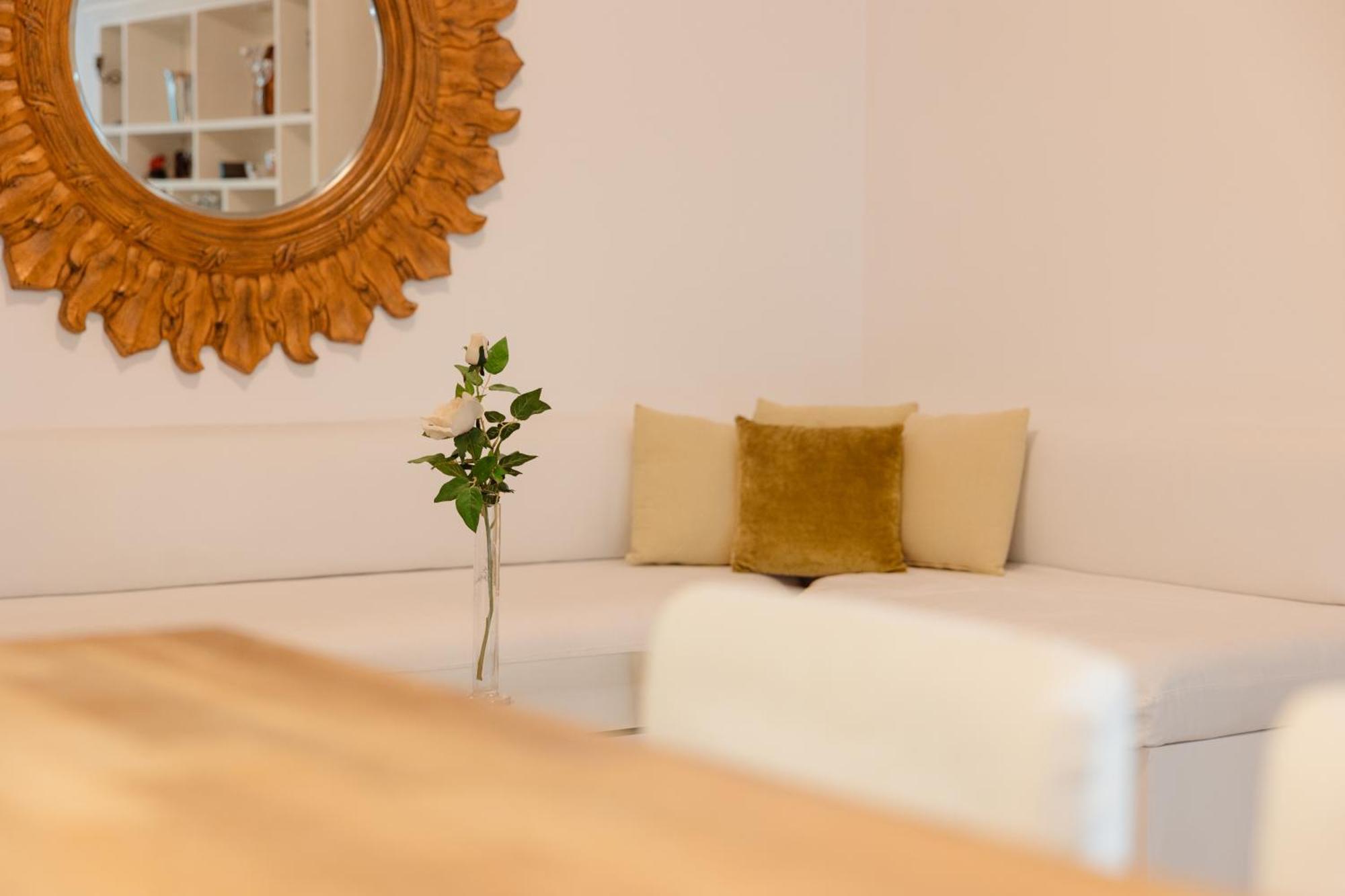 Ground Floor Holiday Apartment With Terrace And Pool In Puerto Banus, Marbella Luaran gambar