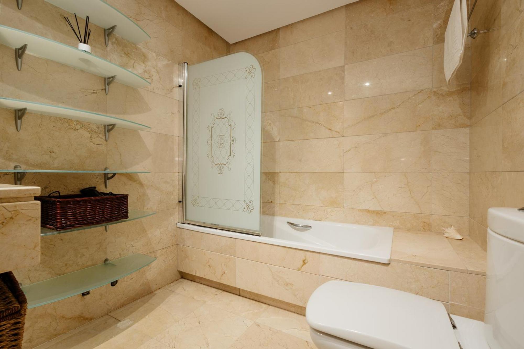 Ground Floor Holiday Apartment With Terrace And Pool In Puerto Banus, Marbella Luaran gambar