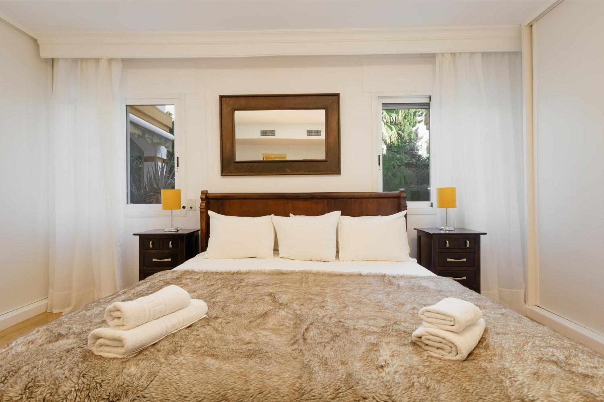 Ground Floor Holiday Apartment With Terrace And Pool In Puerto Banus, Marbella Luaran gambar