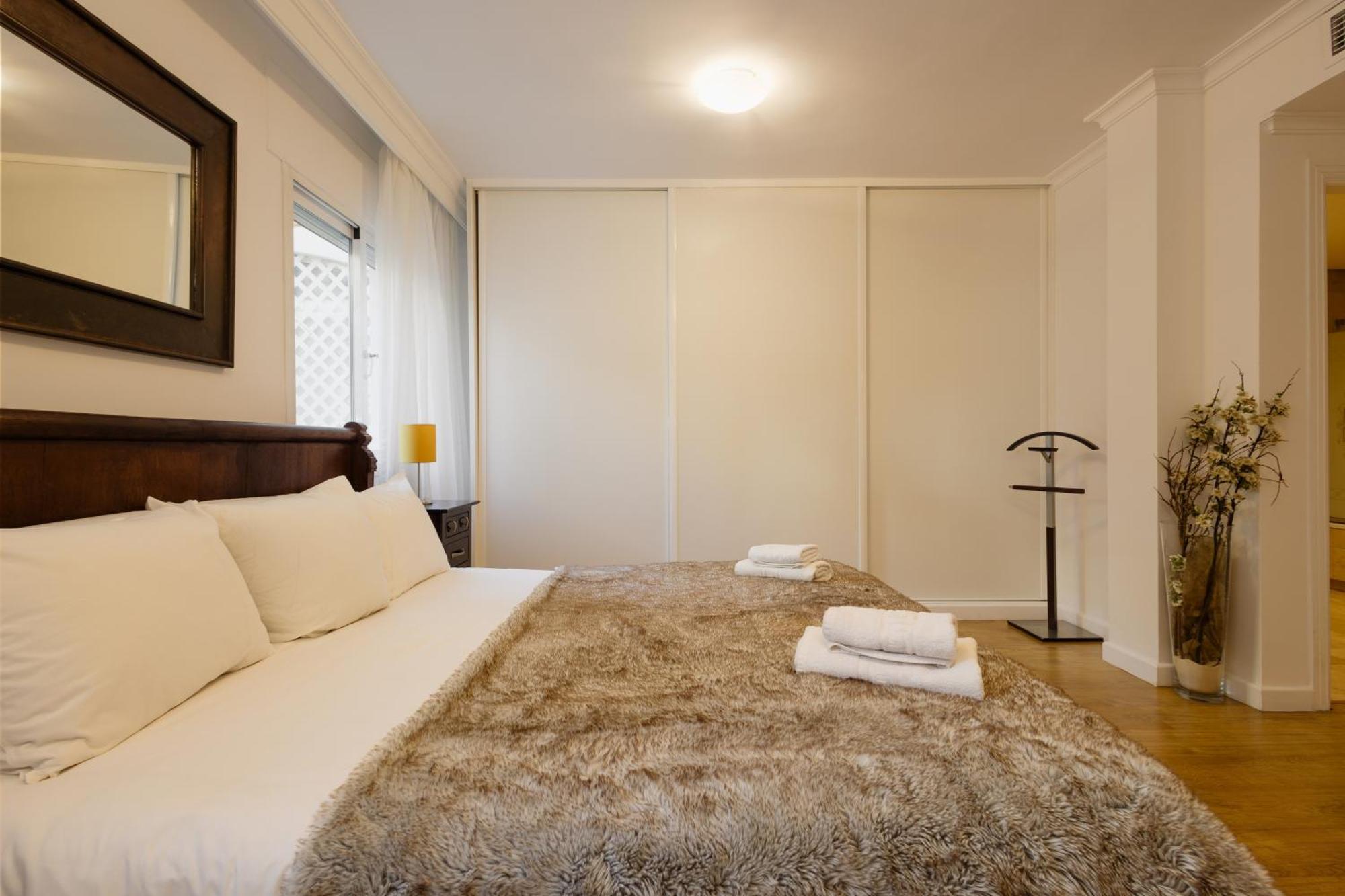 Ground Floor Holiday Apartment With Terrace And Pool In Puerto Banus, Marbella Luaran gambar