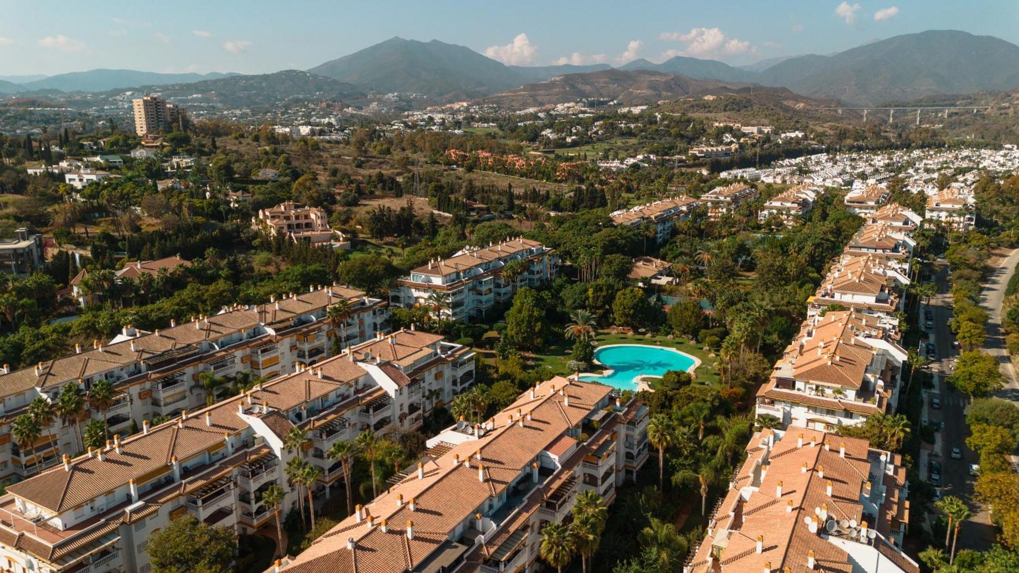 Ground Floor Holiday Apartment With Terrace And Pool In Puerto Banus, Marbella Luaran gambar