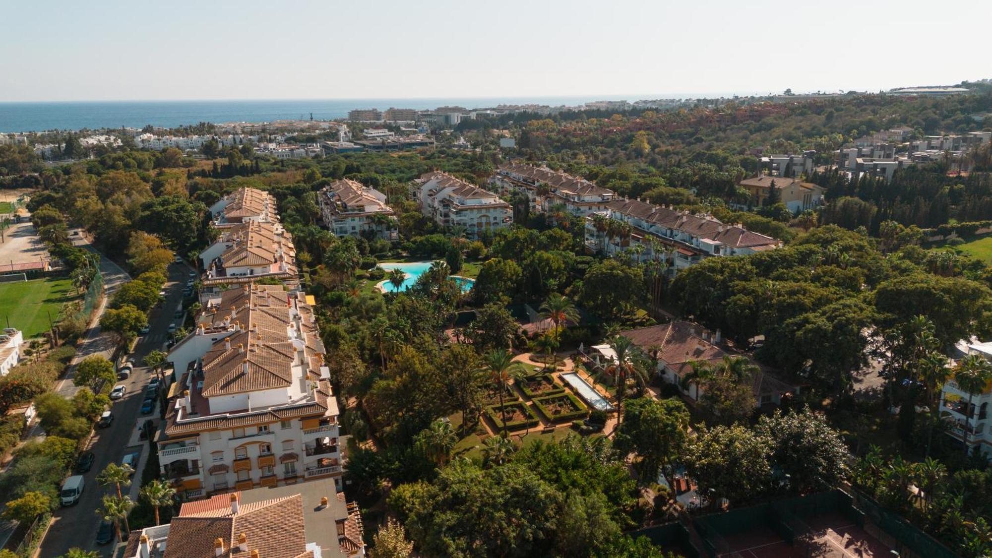 Ground Floor Holiday Apartment With Terrace And Pool In Puerto Banus, Marbella Luaran gambar