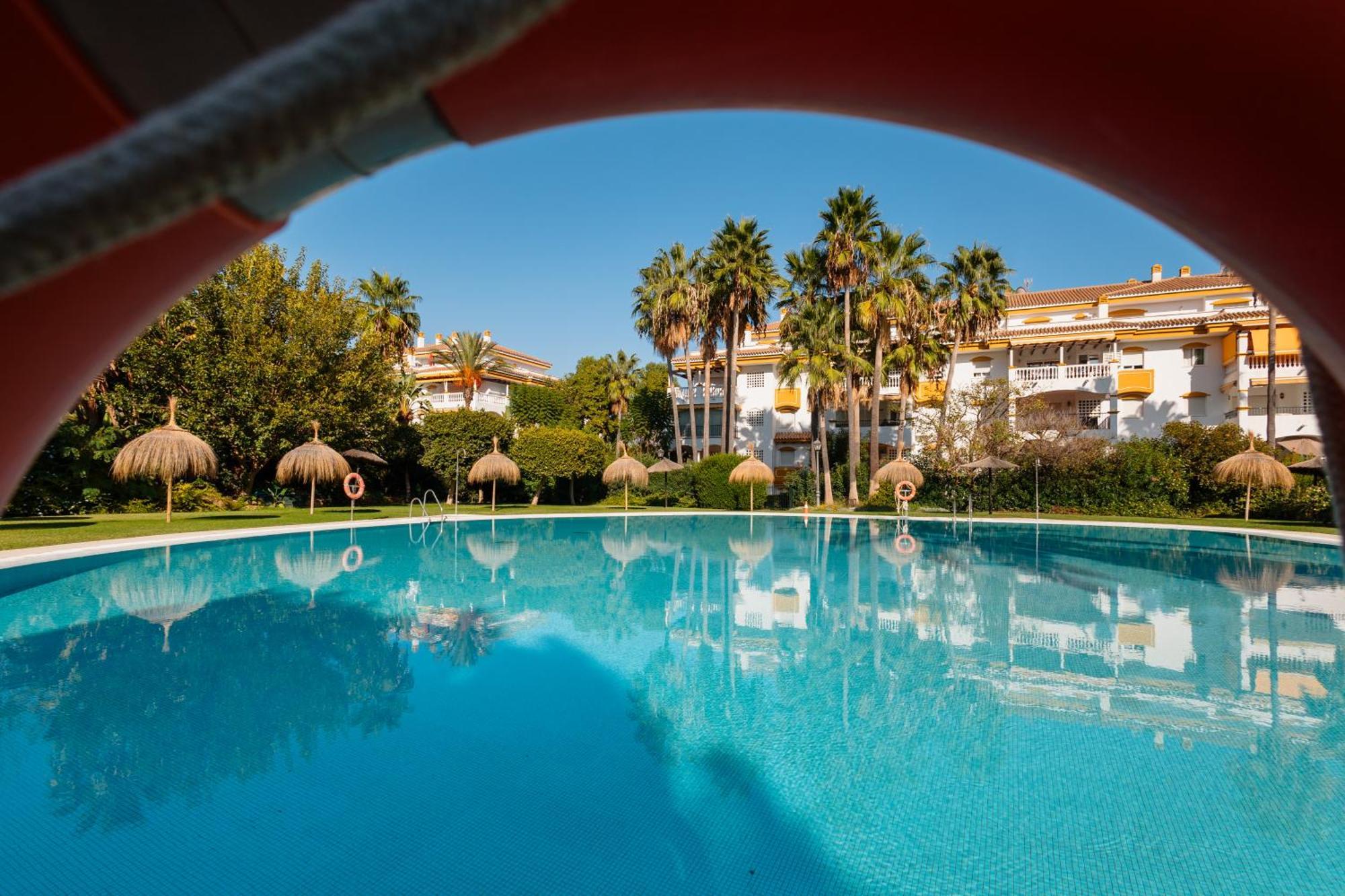 Ground Floor Holiday Apartment With Terrace And Pool In Puerto Banus, Marbella Luaran gambar